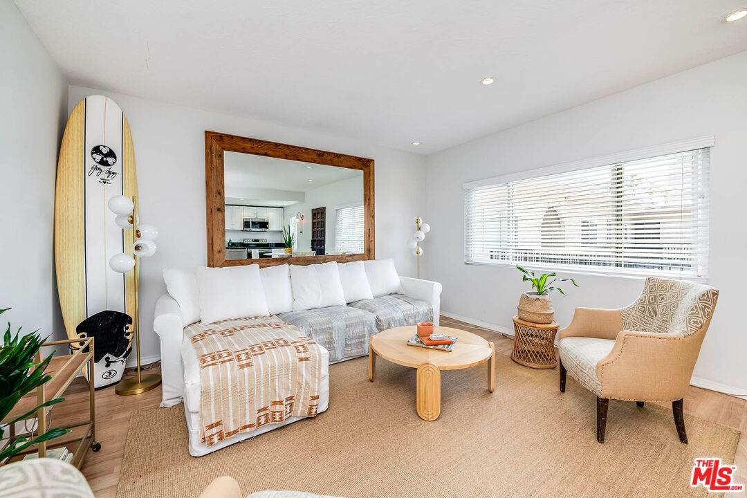 445 Washington Blvd Unit: 10