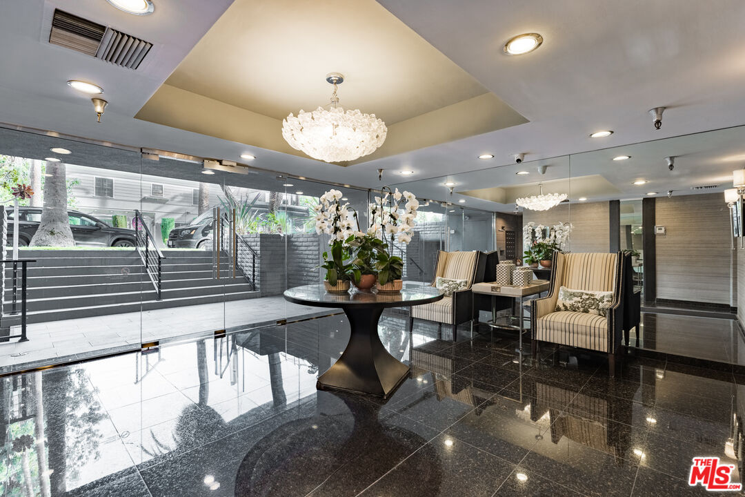 121 S Palm Dr Unit: 401
