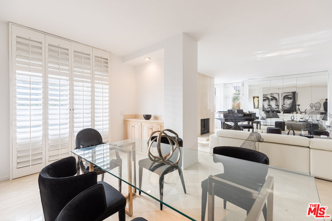 121 S Palm Dr Unit: 401