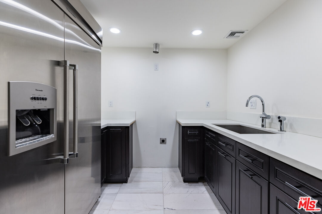121 S Palm Dr Unit: 401