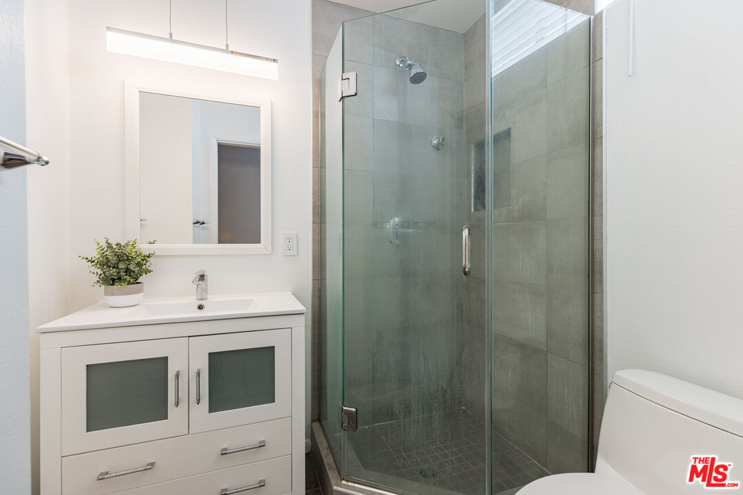 121 S Palm Dr Unit: 401
