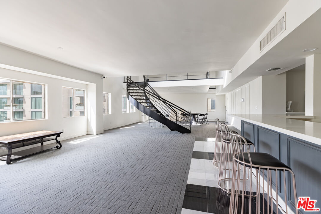 121 S Palm Dr Unit: 401