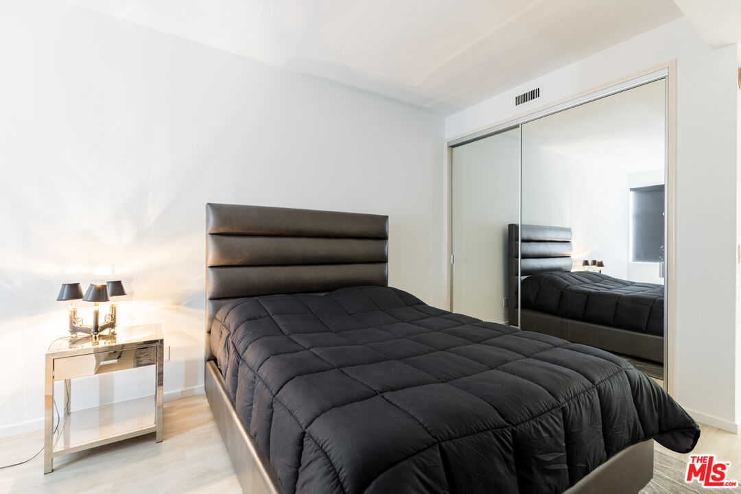 121 S Palm Dr Unit: 401