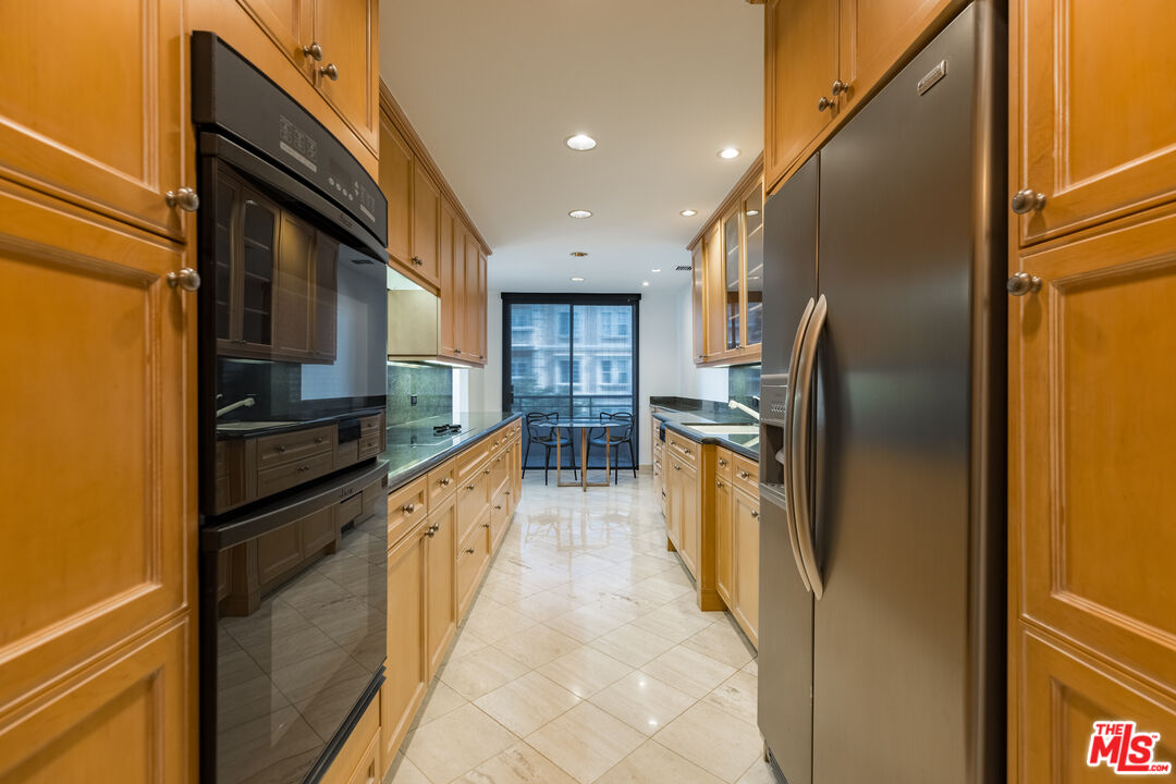 121 S Palm Dr Unit: 401