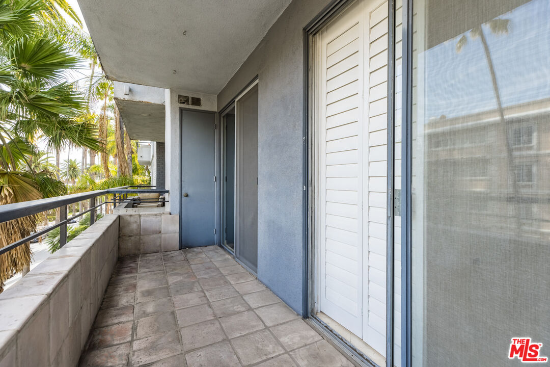 121 S Palm Dr Unit: 401