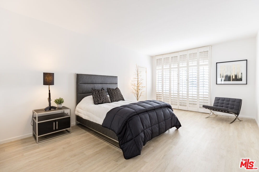 121 S Palm Dr Unit: 401
