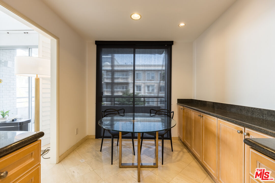 121 S Palm Dr Unit: 401