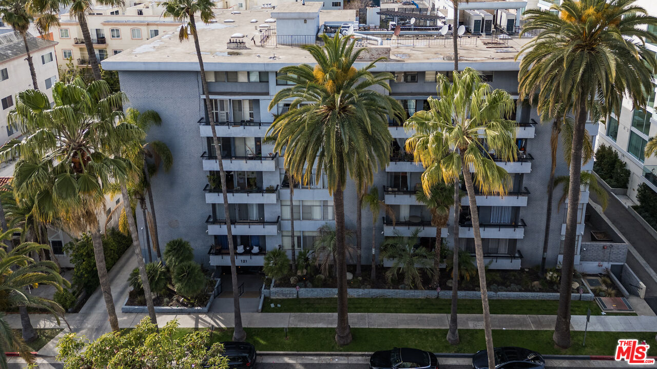 121 S Palm Dr Unit: 401