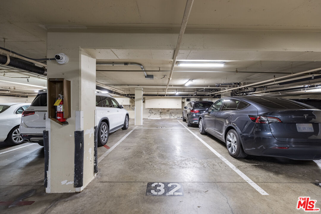 121 S Palm Dr Unit: 401