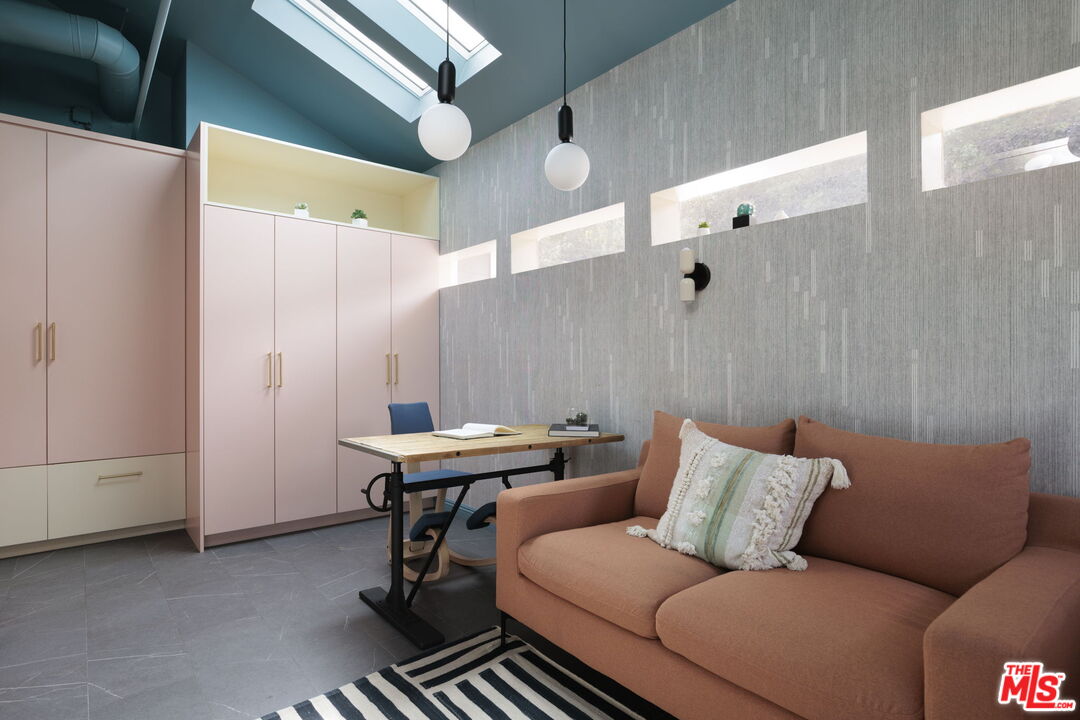 3400 Camino De La Cumbre