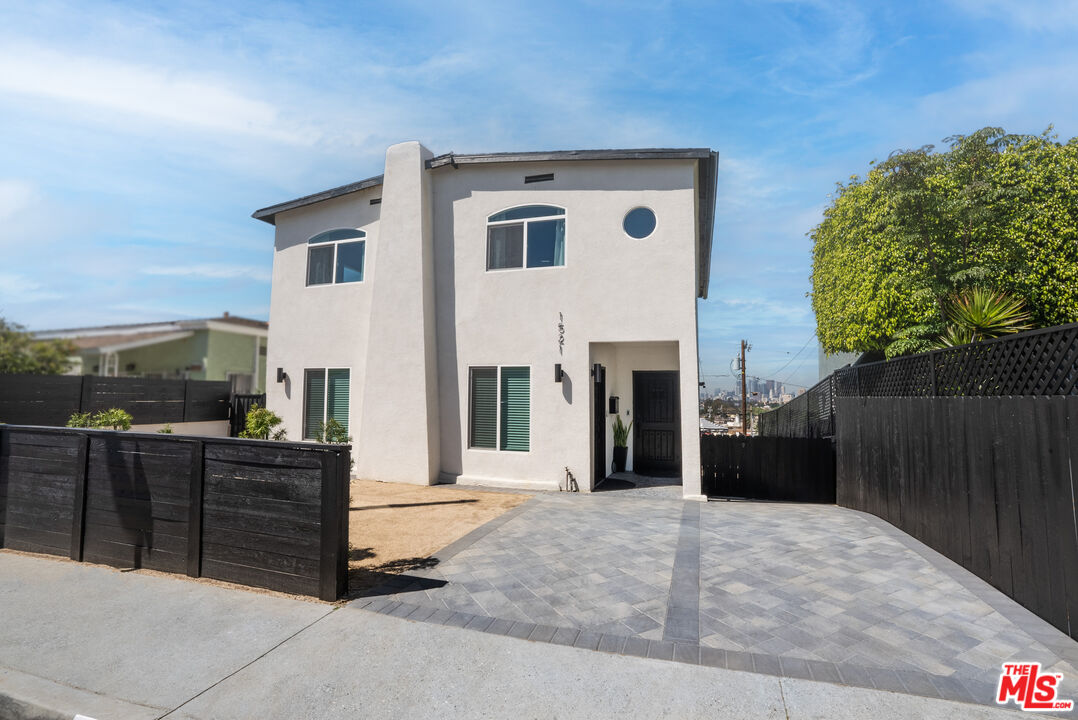 1521 Dunn Ave