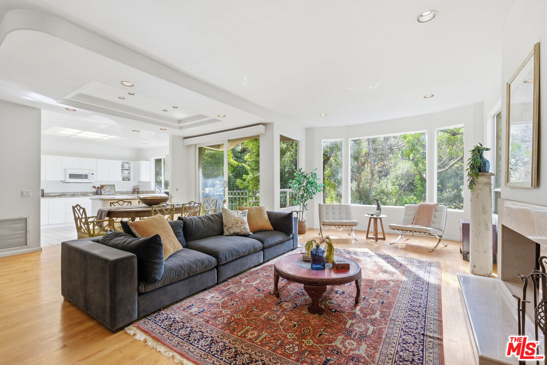 10055 Reevesbury Dr