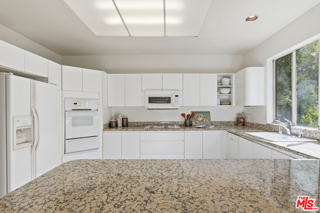 10055 Reevesbury Dr