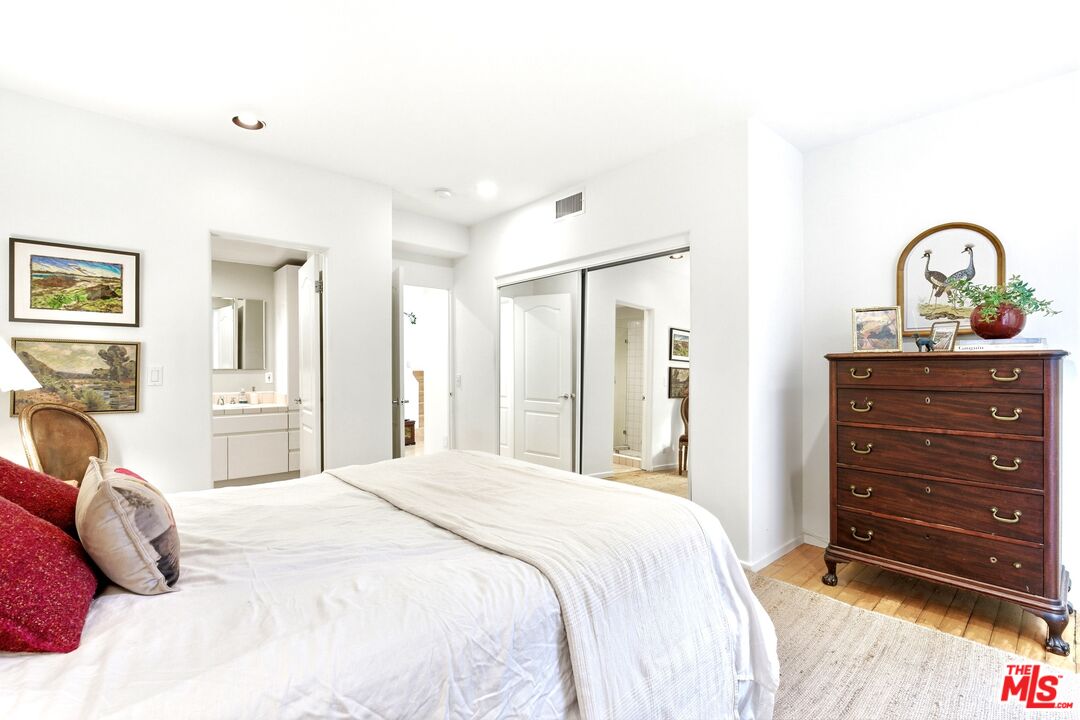 10055 Reevesbury Dr