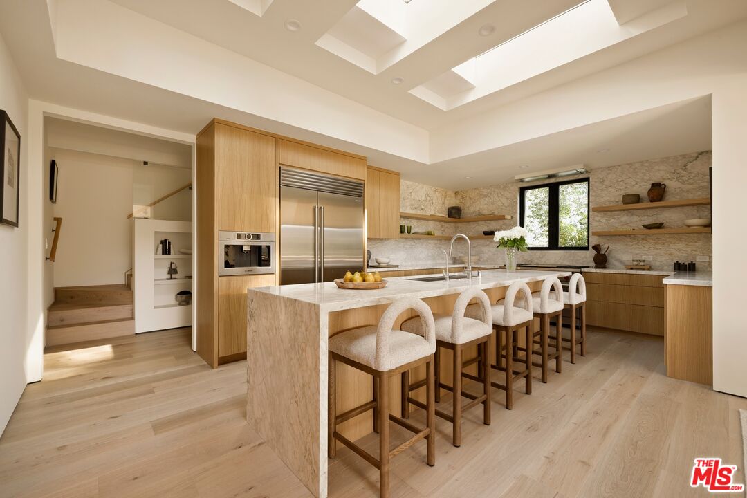 3565 Crownridge Dr