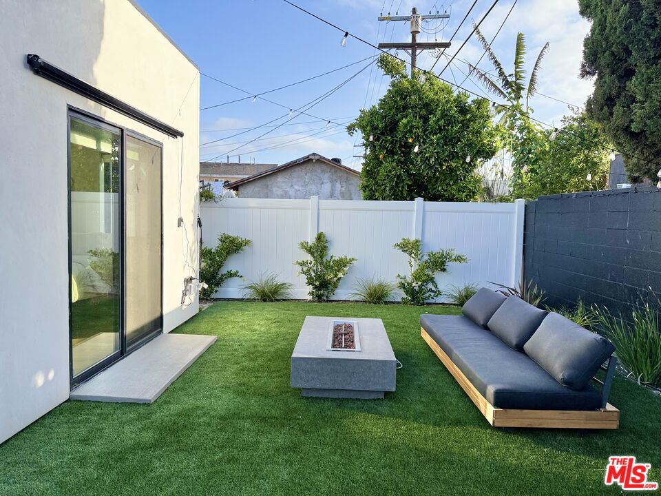 2911 S Rimpau Blvd Unit: 2909