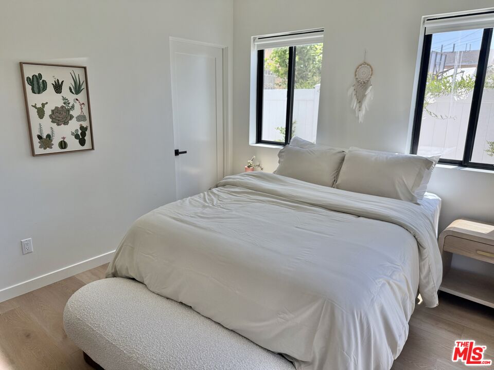 2911 S Rimpau Blvd Unit: 2909