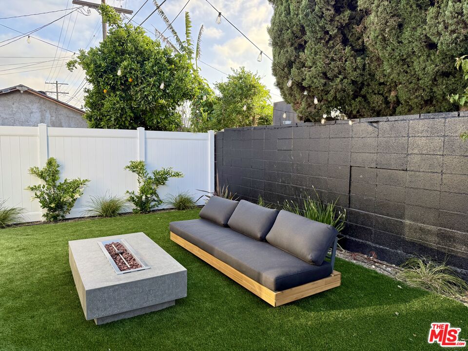 2911 S Rimpau Blvd Unit: 2909