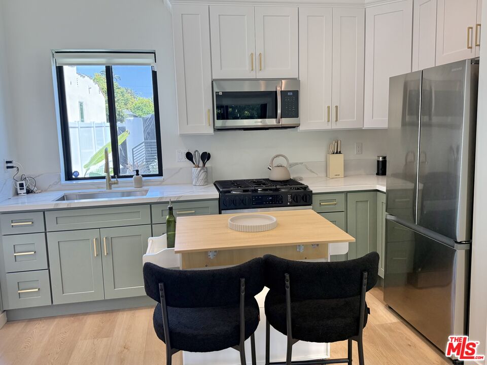 2911 S Rimpau Blvd Unit: 2909