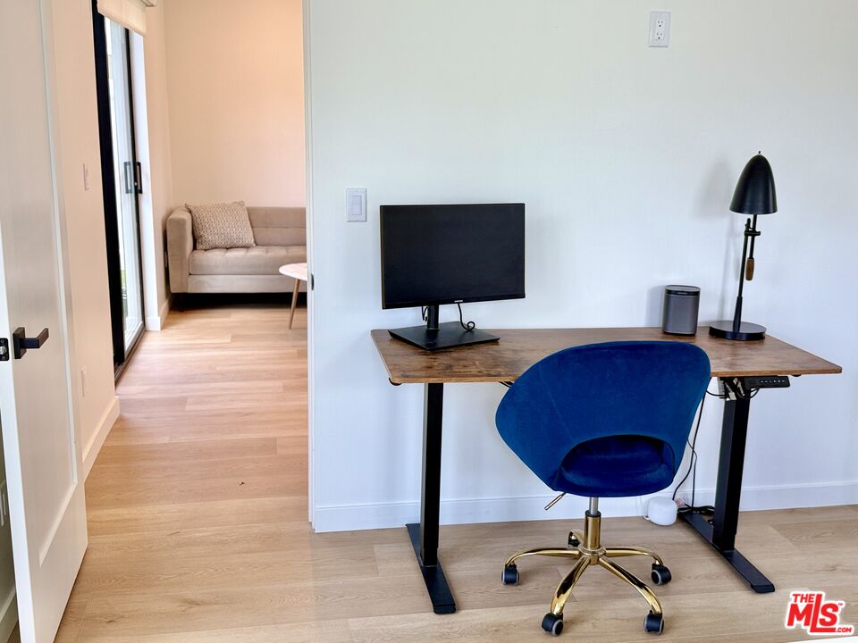 2911 S Rimpau Blvd Unit: 2909