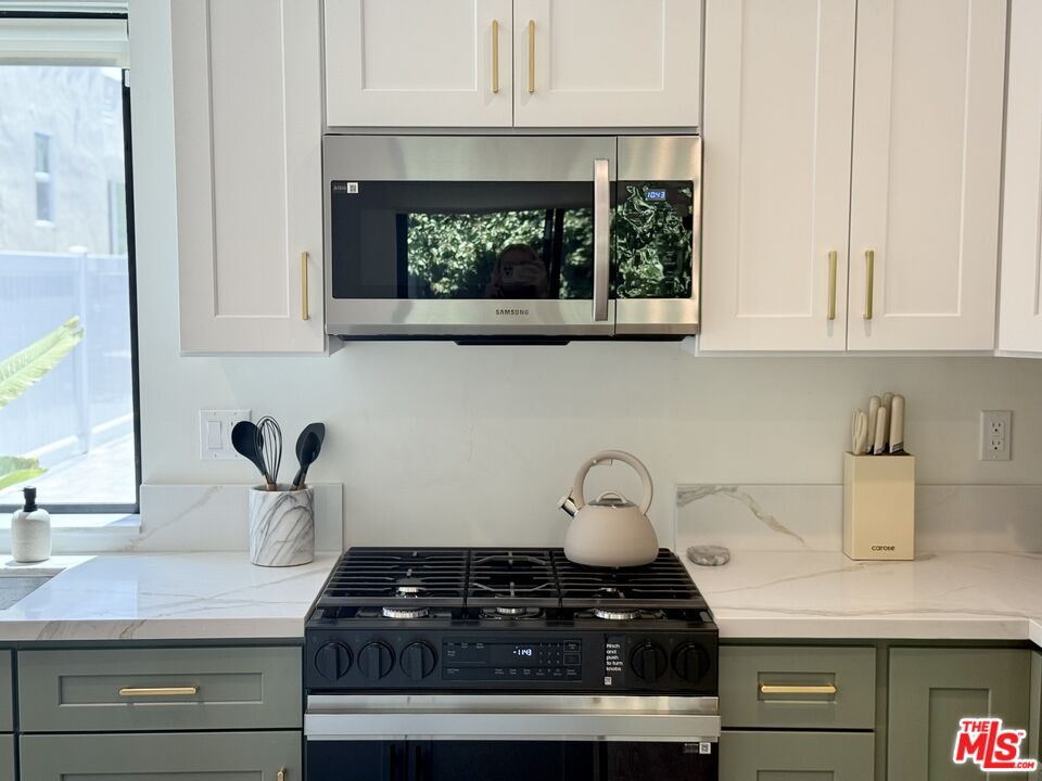 2911 S Rimpau Blvd Unit: 2909