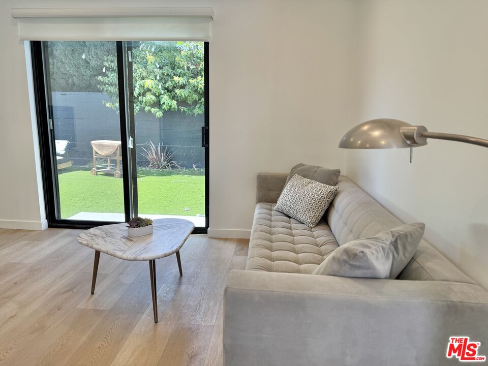 2911 S Rimpau Blvd Unit: 2909