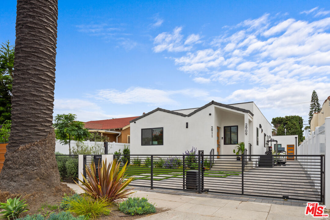 2911 S Rimpau Blvd Unit: 2909