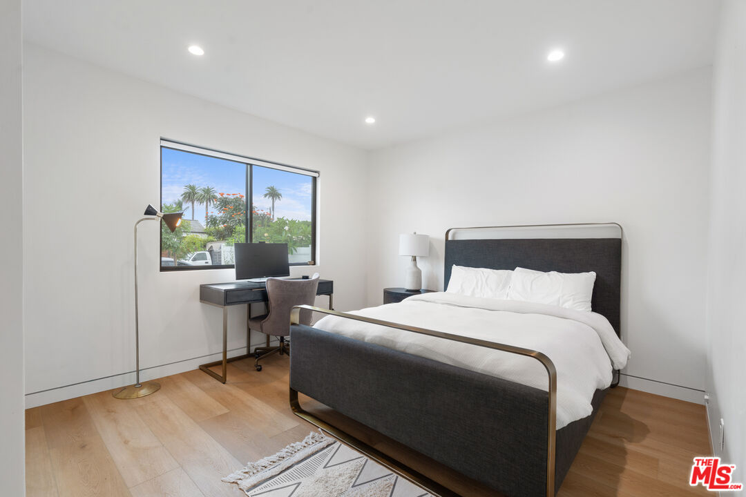 2911 S Rimpau Blvd Unit: 2909