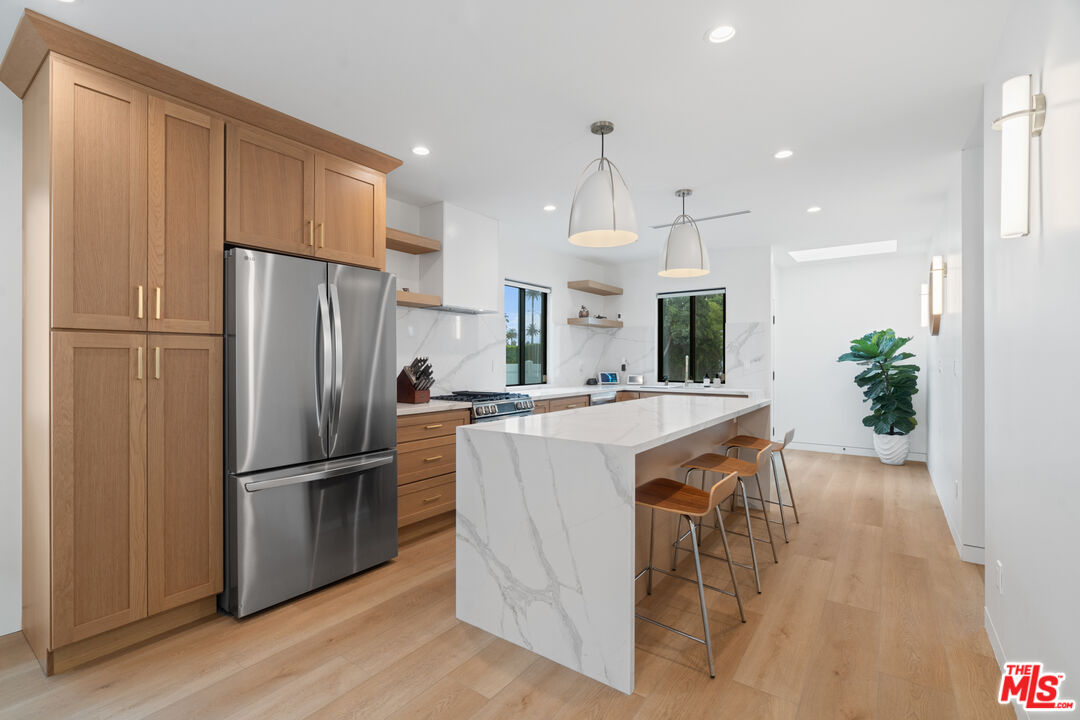 2911 S Rimpau Blvd Unit: 2909