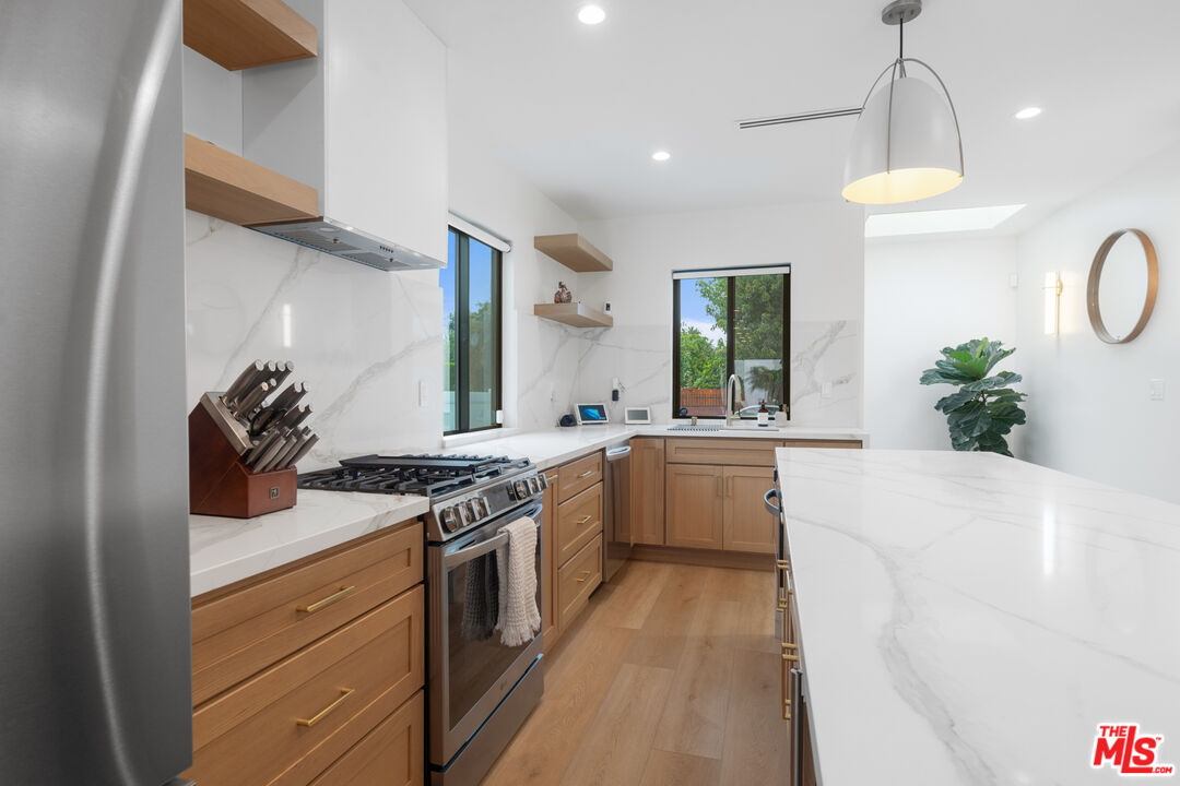 2911 S Rimpau Blvd Unit: 2909