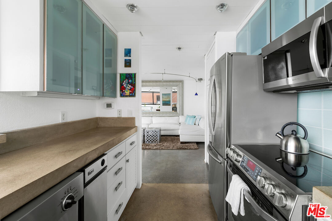 6209 Pacific Ave Unit: 104