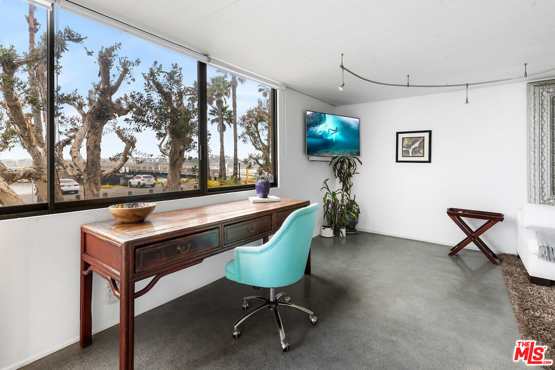 6209 Pacific Ave Unit: 104