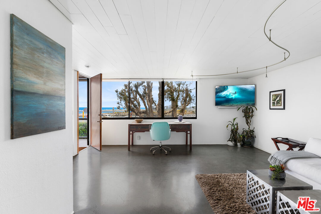 6209 Pacific Ave Unit: 104