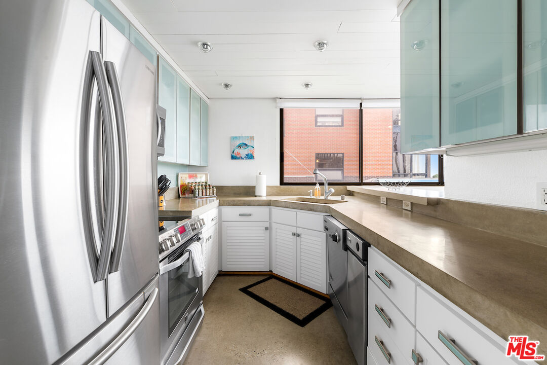 6209 Pacific Ave Unit: 104