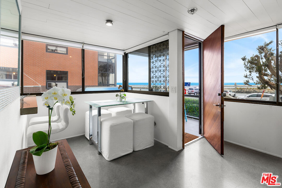 6209 Pacific Ave Unit: 104