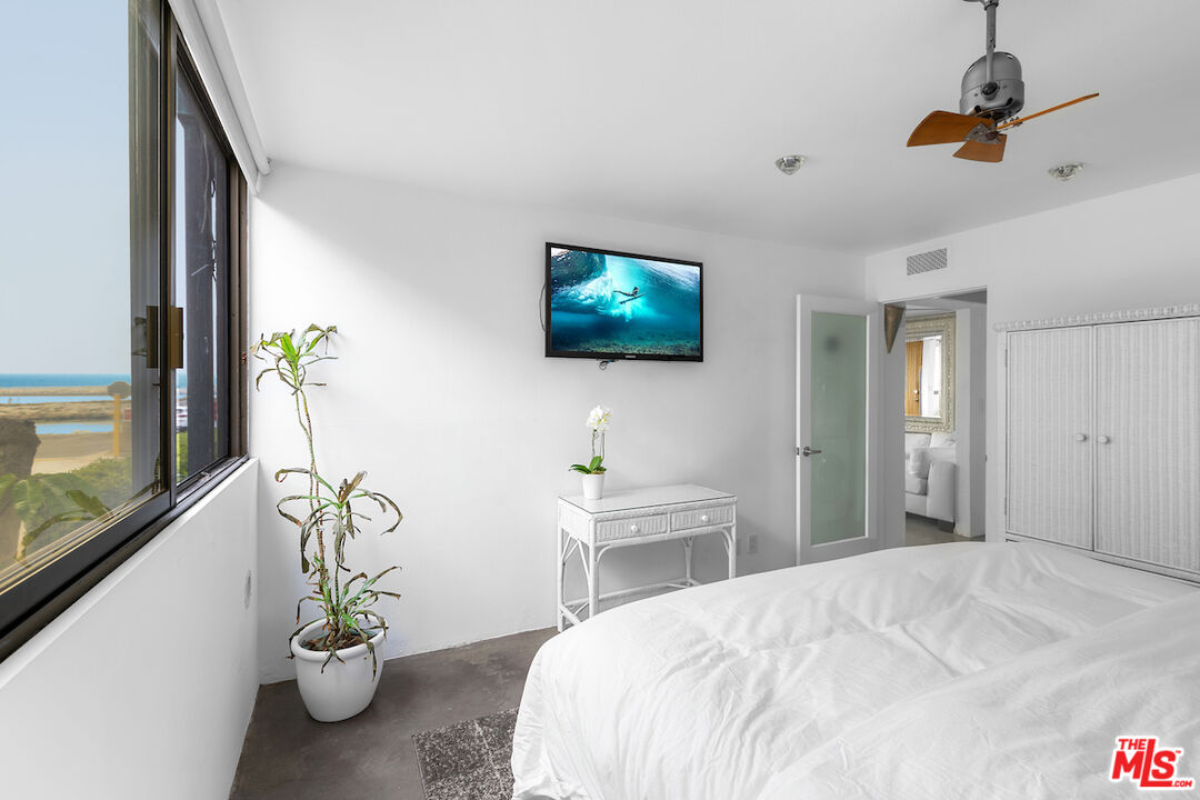 6209 Pacific Ave Unit: 104