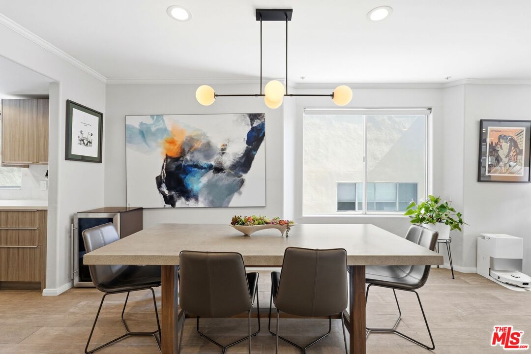 1842 Greenfield Ave Unit: 102