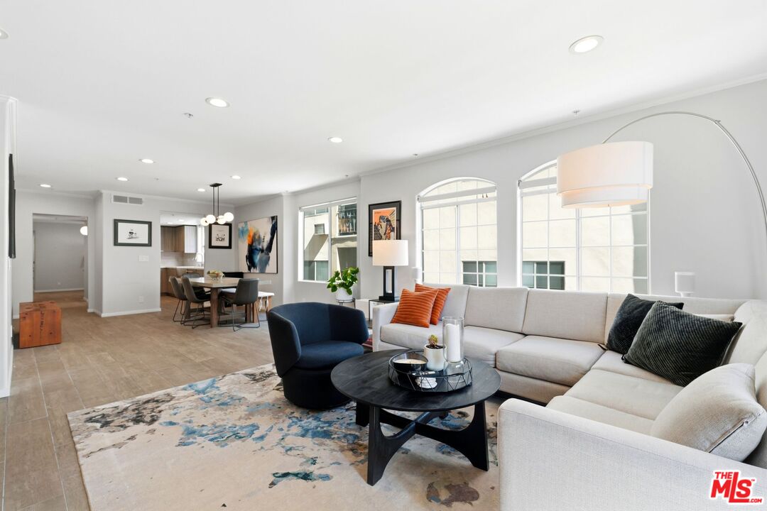 1842 Greenfield Ave Unit: 102