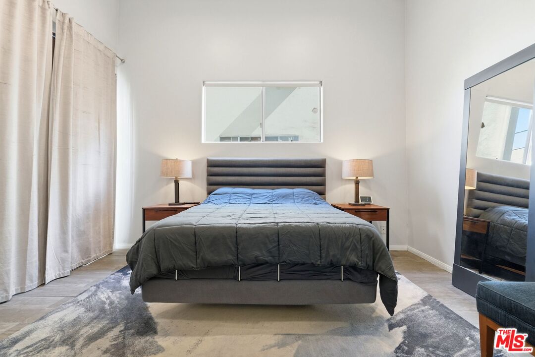 1842 Greenfield Ave Unit: 102