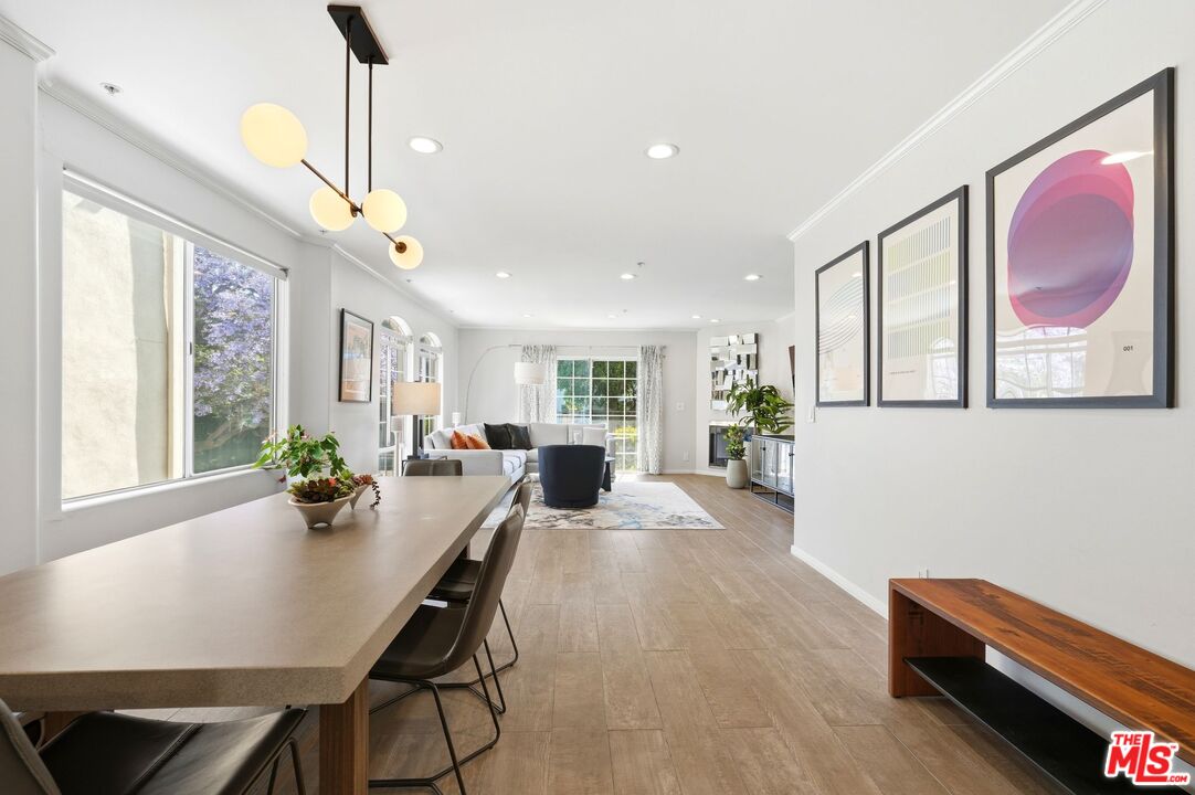 1842 Greenfield Ave Unit: 102