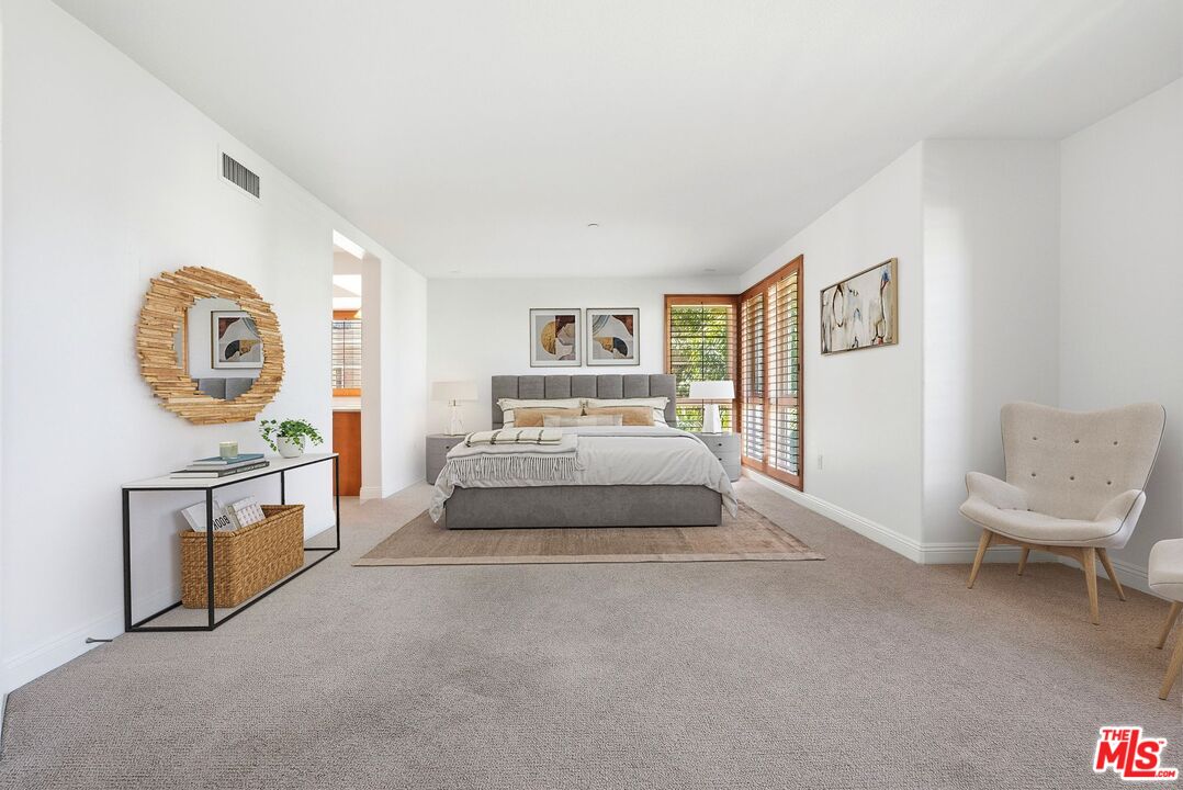 5831 Seawalk Dr Unit: 216