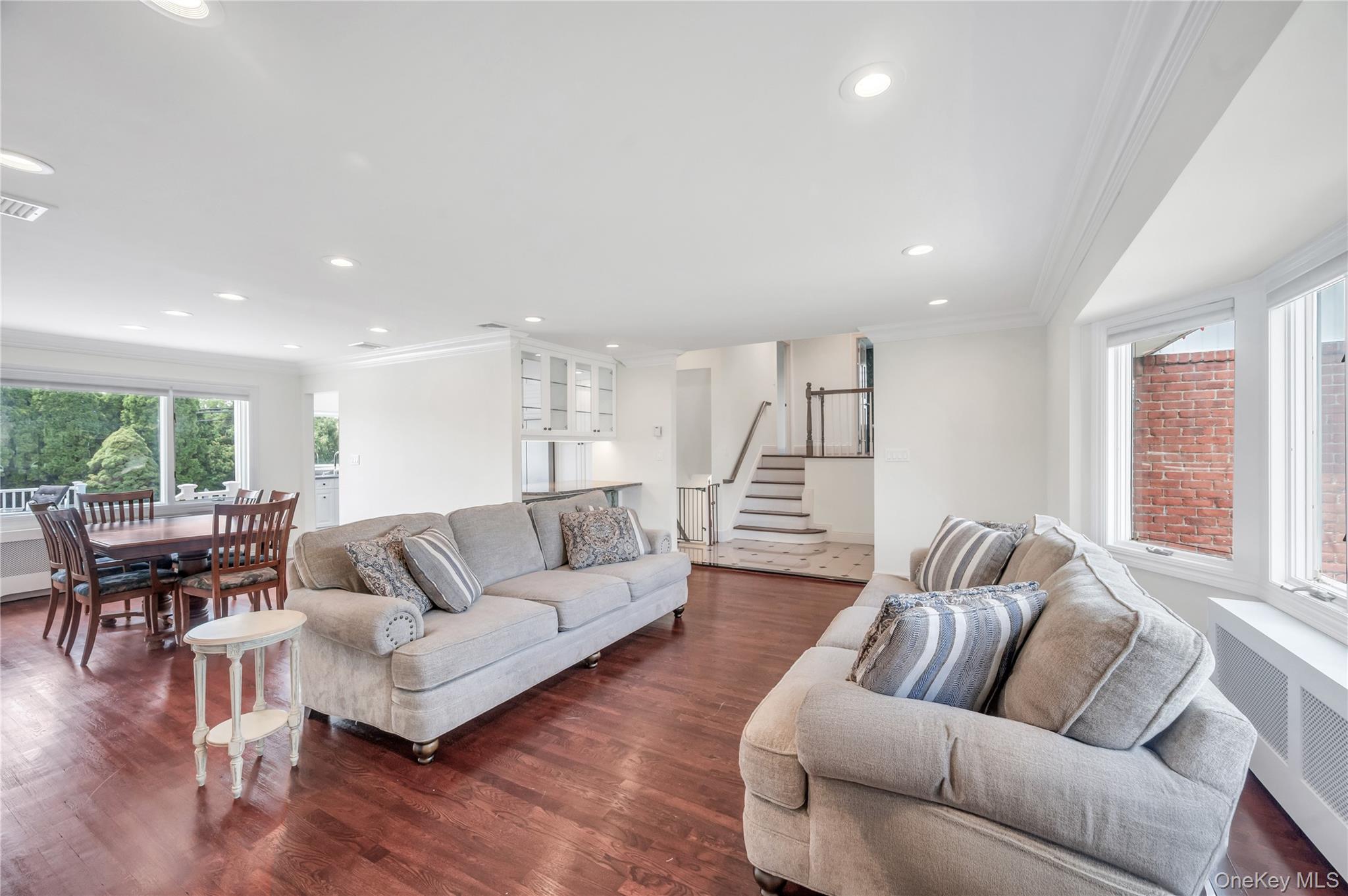 690 Edgewood Drive