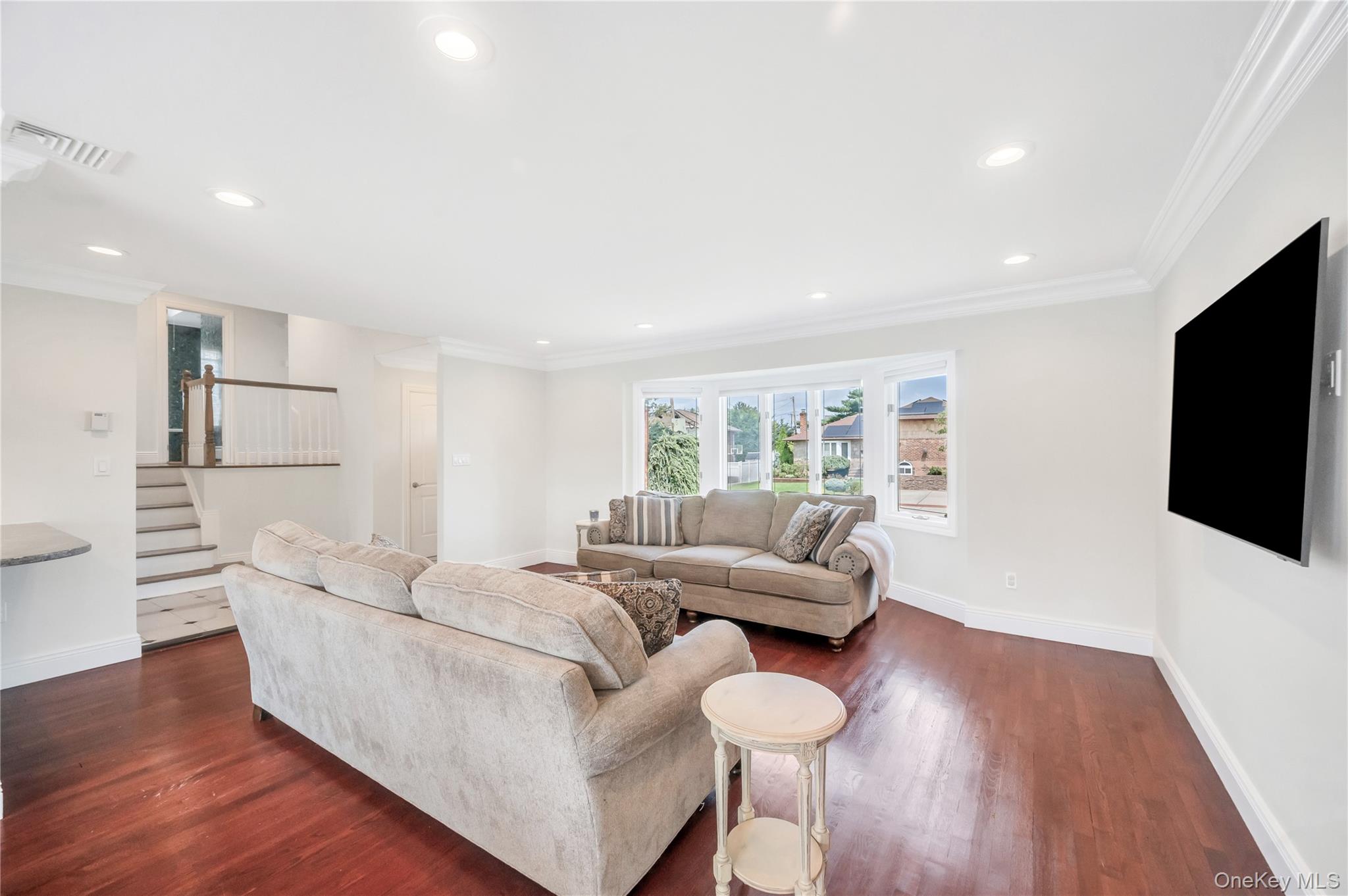 690 Edgewood Drive