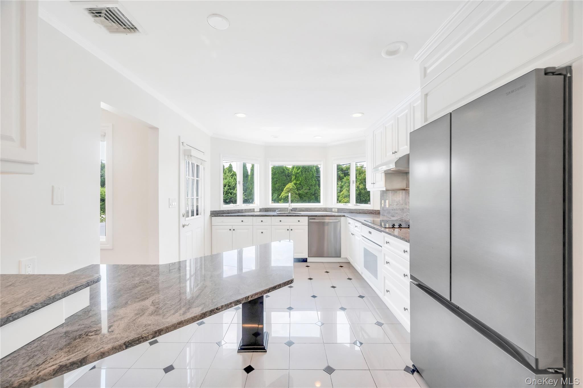 690 Edgewood Drive