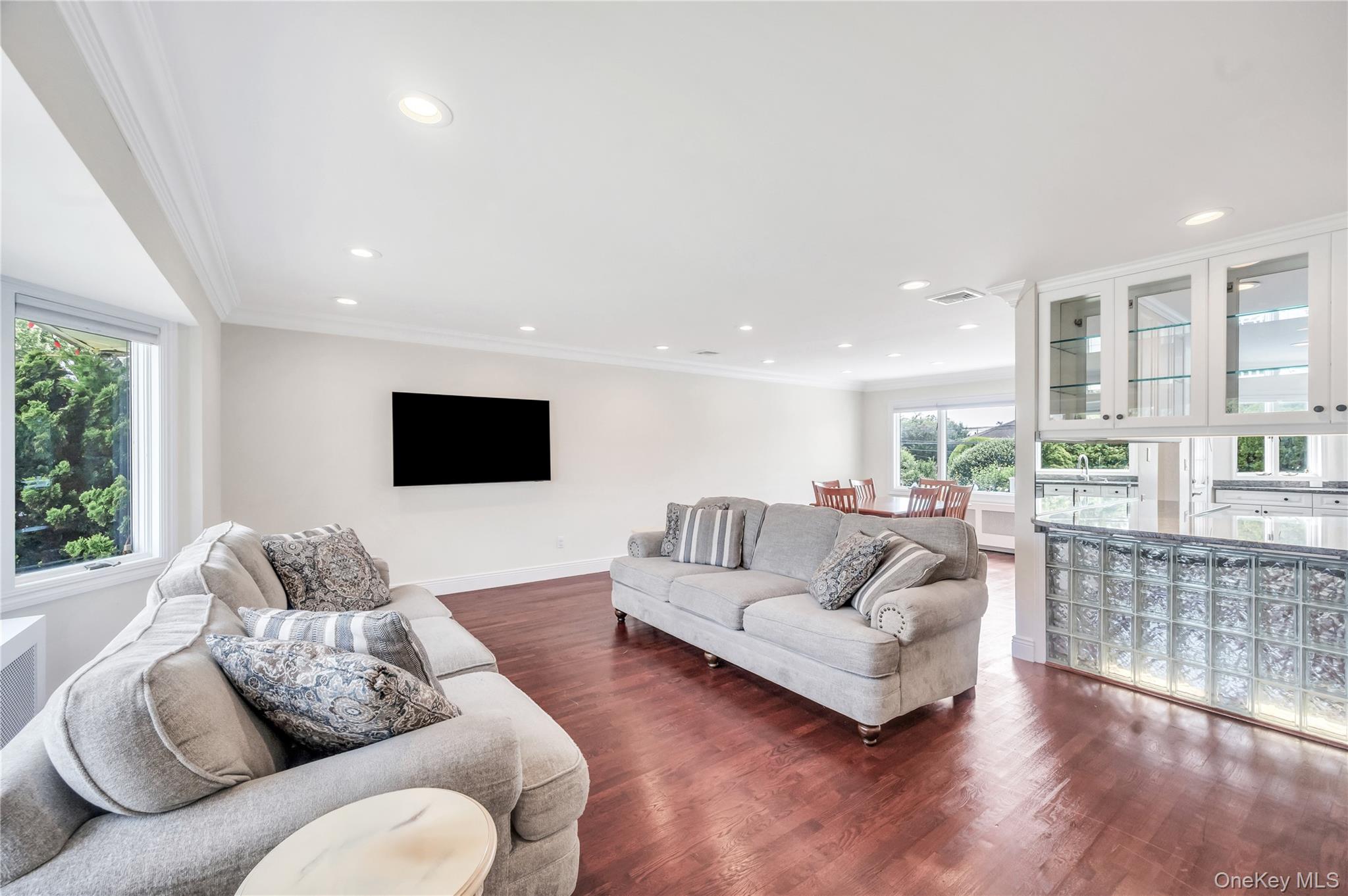 690 Edgewood Drive