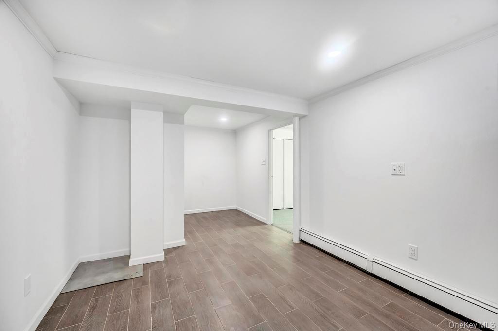 2566 Hyacinth Street