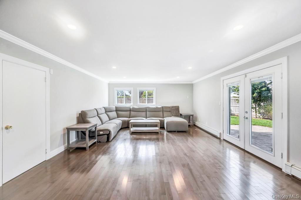 2566 Hyacinth Street