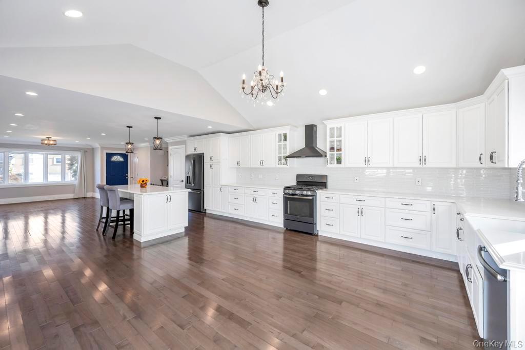 2566 Hyacinth Street