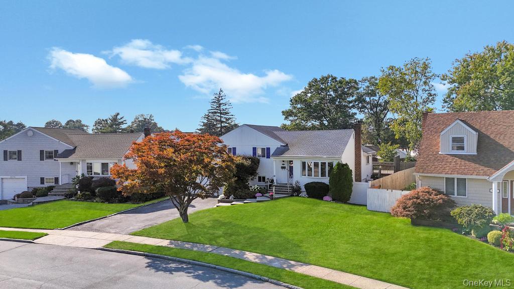 2566 Hyacinth Street