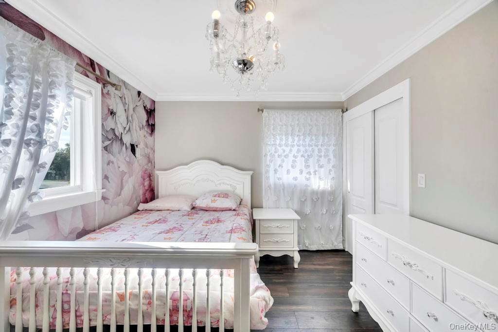 2566 Hyacinth Street